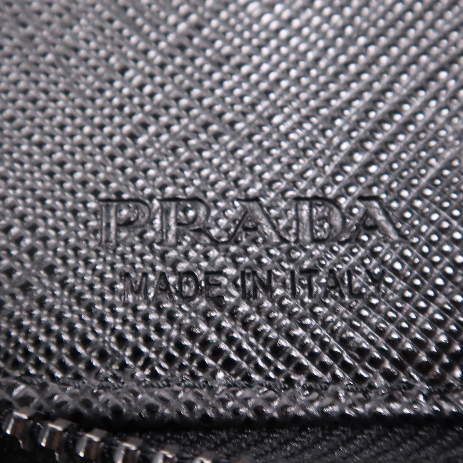 PRADA 牛皮皮革Key Case銀扣鎖匙包