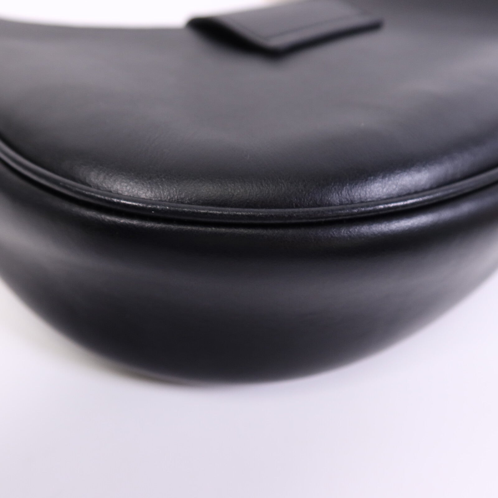 CELINE 牛皮皮革Ava Medium金扣肩背袋