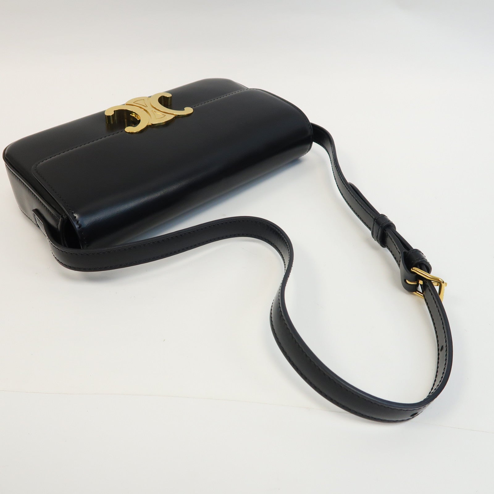 CELINE 牛皮皮革Claude金扣肩背袋黑色