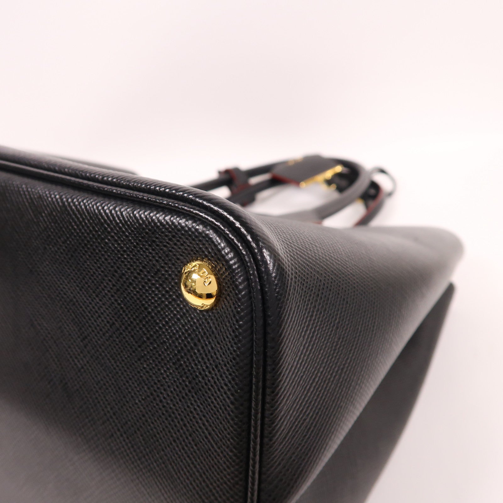 PRADA Saffiano皮革2 Way Shoulder金扣手挽肩背兩用袋