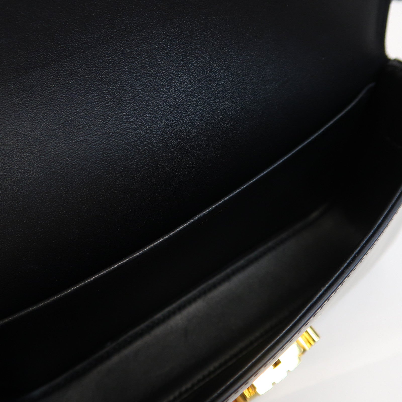 CELINE 牛皮皮革Claude金扣肩背袋黑色