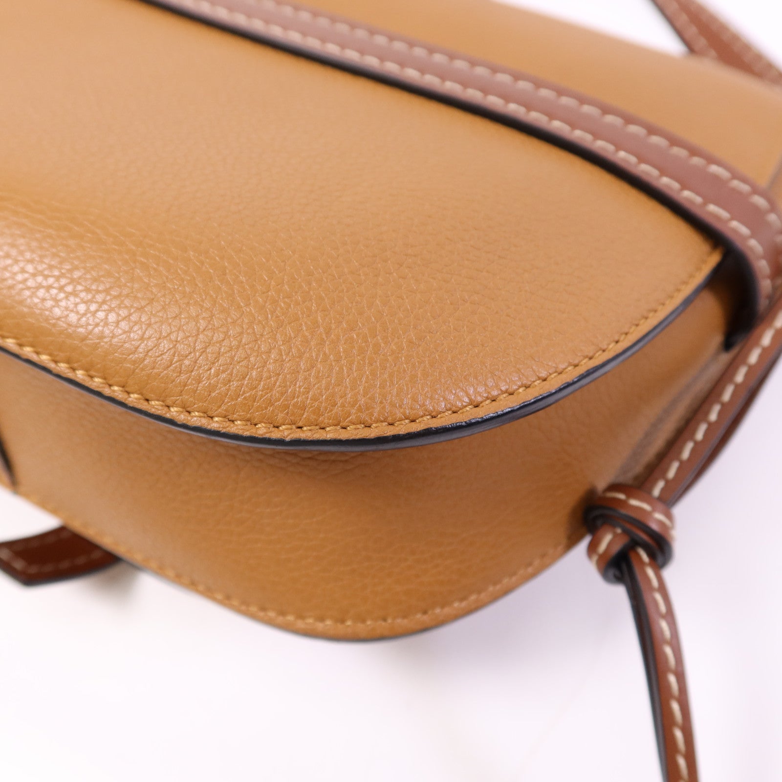 LOEWE 牛皮皮革Gate Medium金扣肩背袋