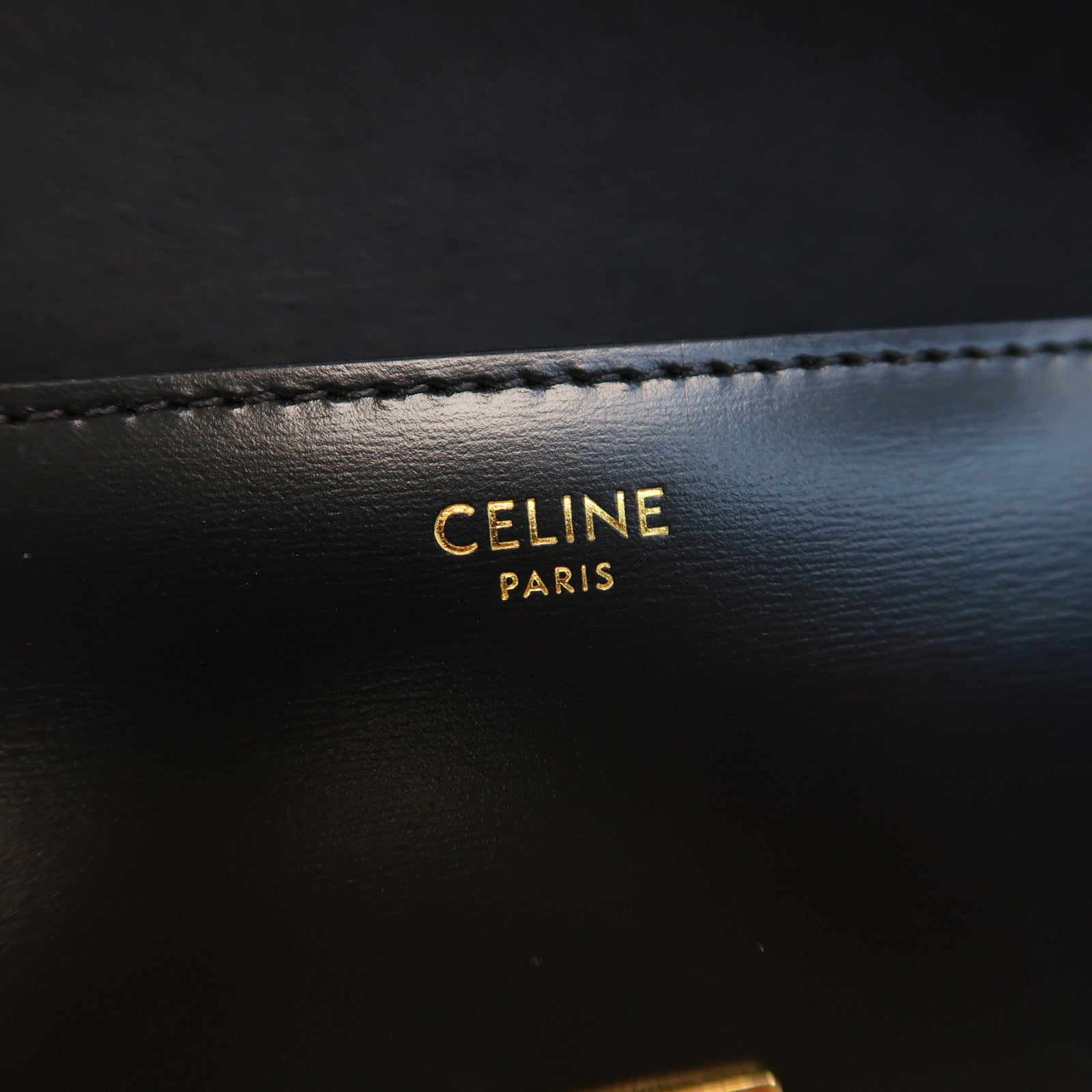 CELINE 牛皮皮革Claude金扣肩背袋黑色