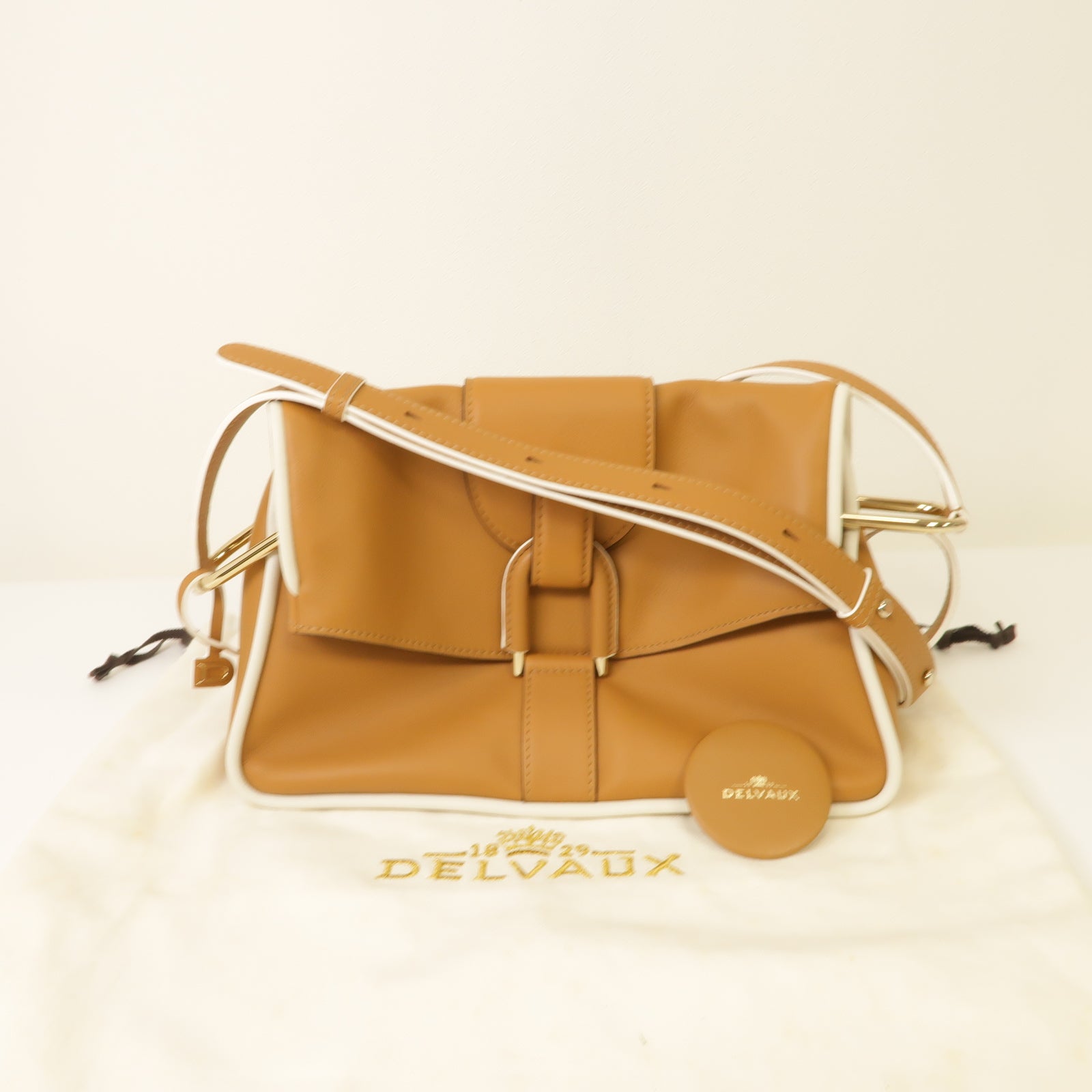 SELECTION 【激減優惠】牛皮皮革Shoulder Bag金扣肩背袋貝殻色