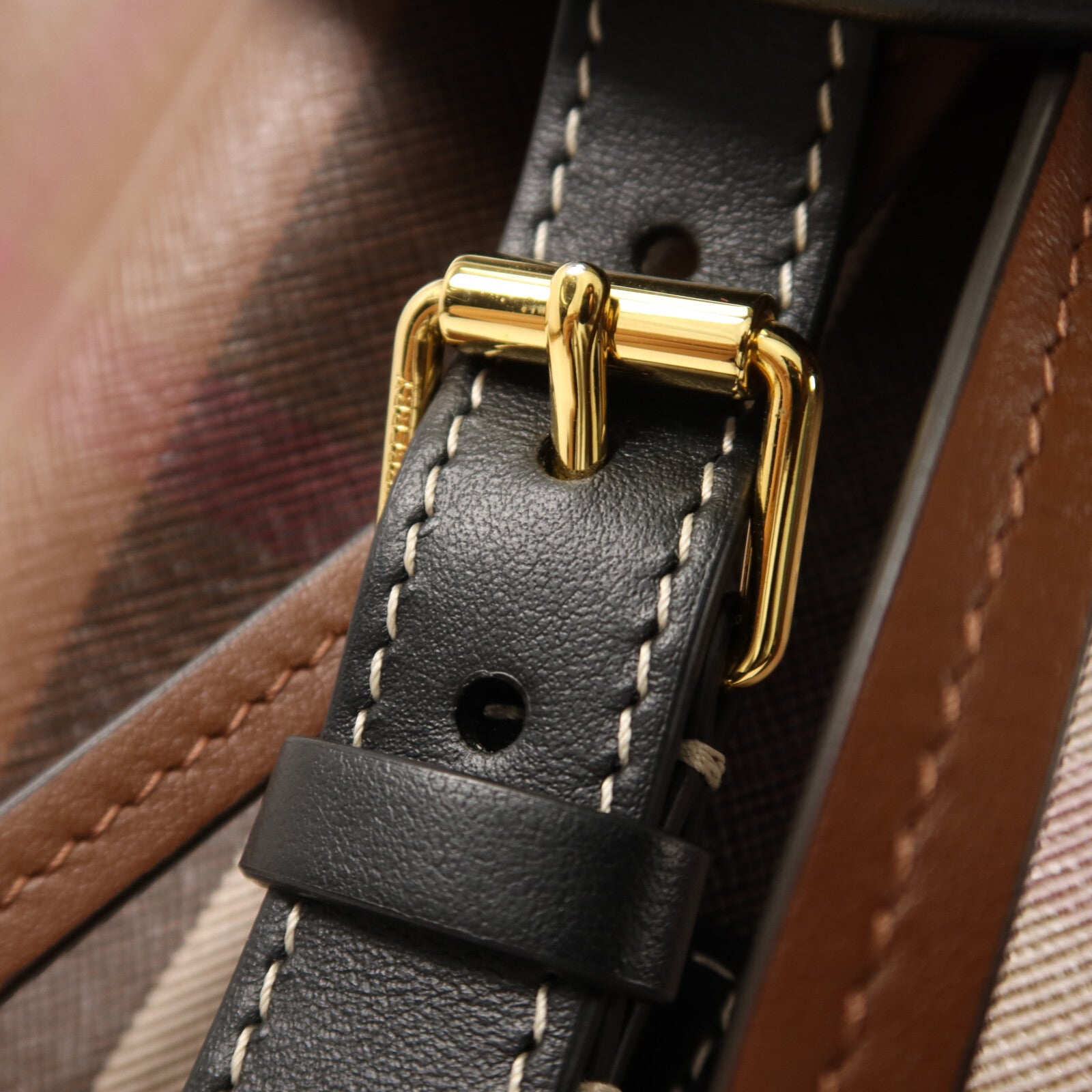 BURBERRY 塗層帆布BackPack金扣背包