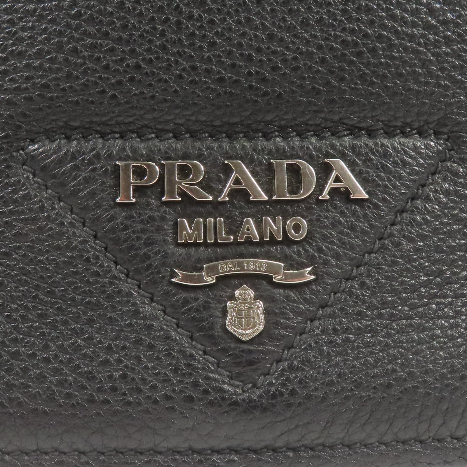 PRADA 牛皮皮革Shoulder Bag銀扣肩背袋