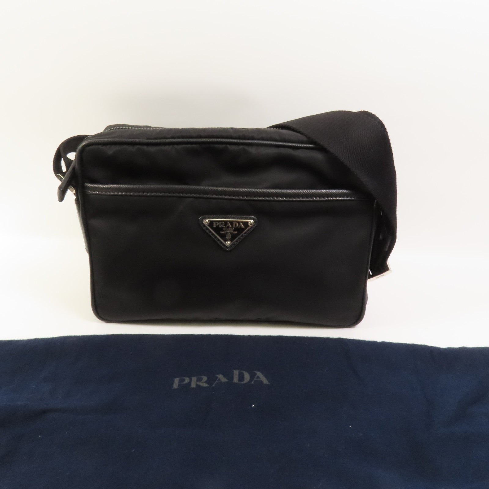 PRADA 尼龍Shoulder Bag銀扣肩背袋
