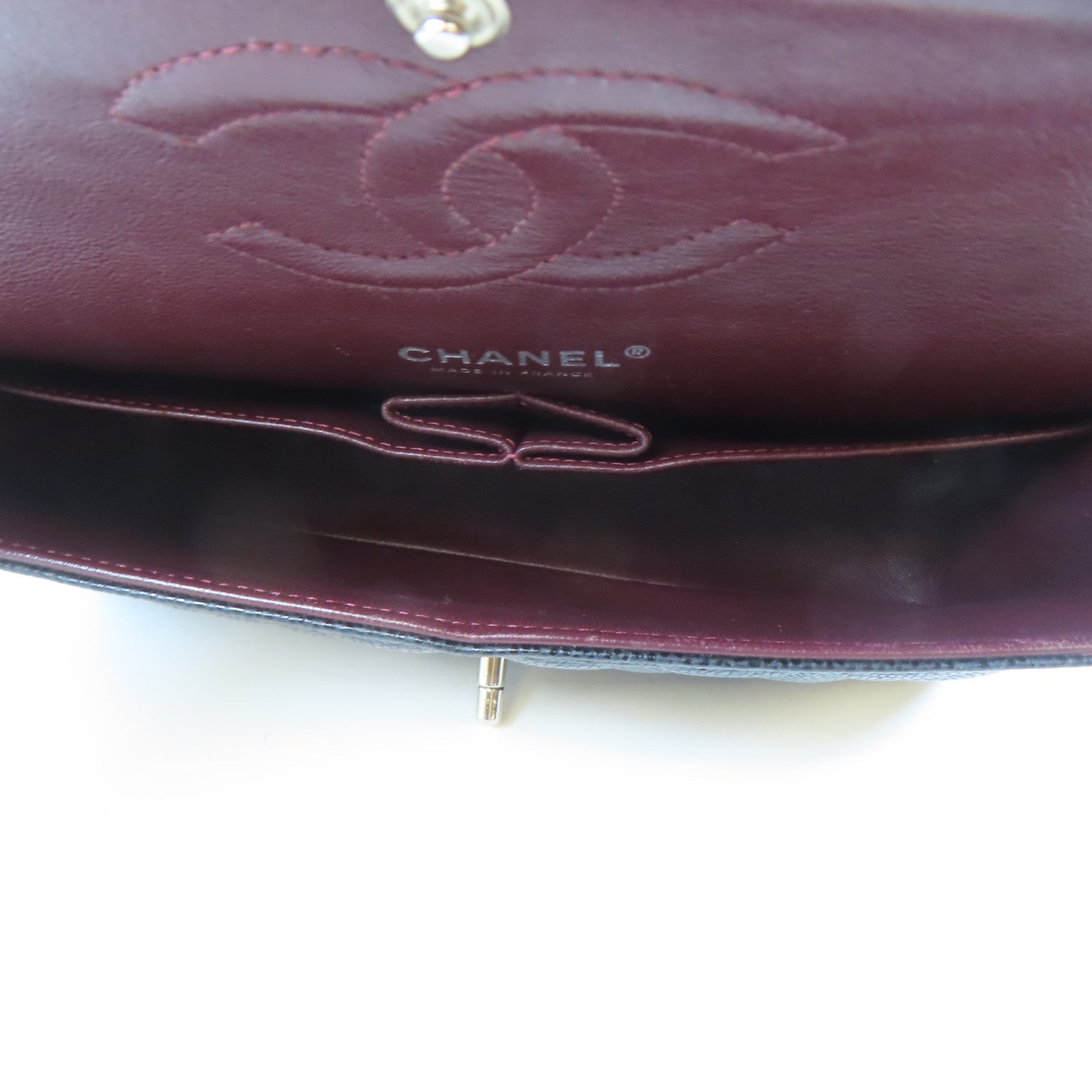 CHANEL 菱格Caviar皮革Classic Flap 25銀扣鏈帶肩背袋黑色