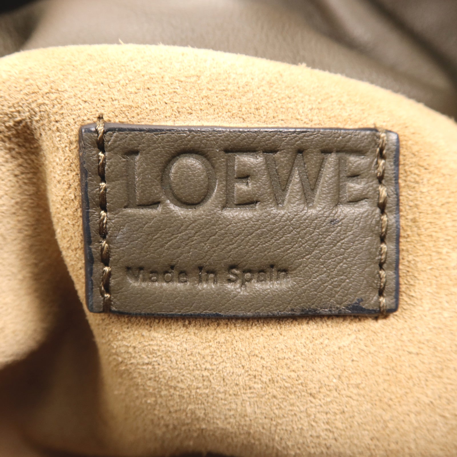LOEWE 牛皮皮革Flamenco Clutch M金扣肩背袋
