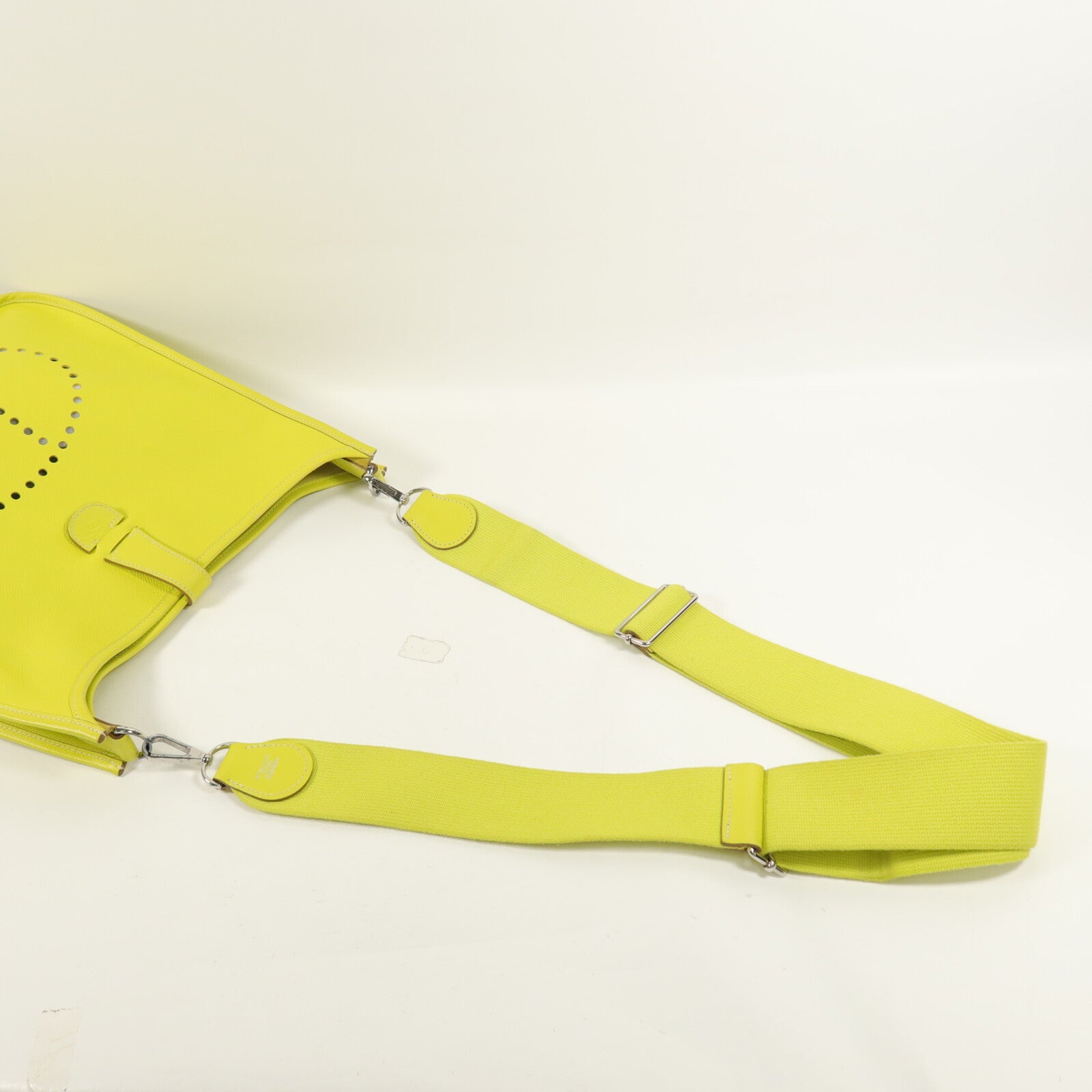 HERMES Epsom皮革Evelyne GM肩背袋Lime