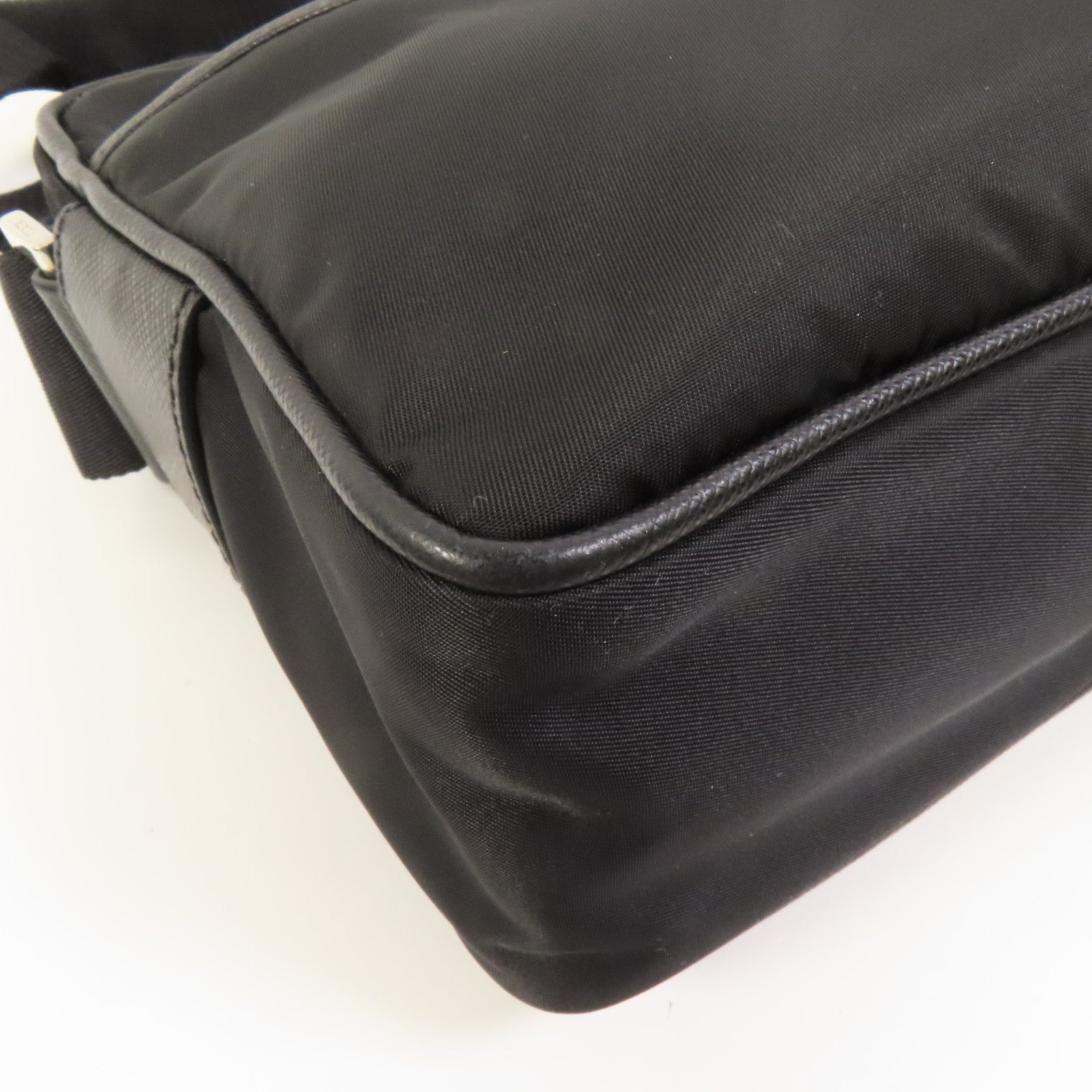 PRADA 尼龍Shoulder Bag銀扣肩背袋