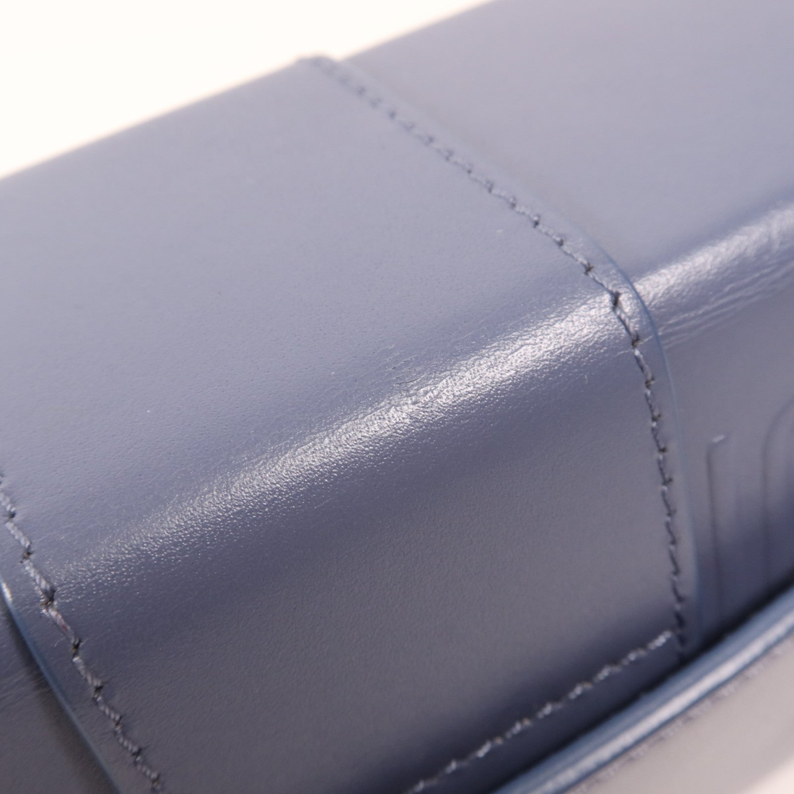 Dior 牛皮皮革Mini Montaigne金扣肩背袋