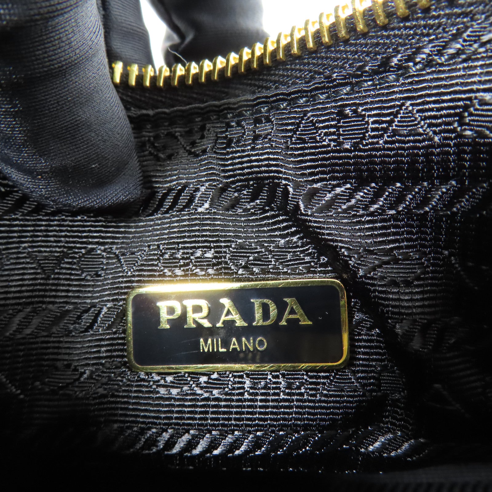 PRADA GHW Re-Edition 2005 2 Way Shoulder Bag 1BH204 NZV F0632 Saffiano Leather