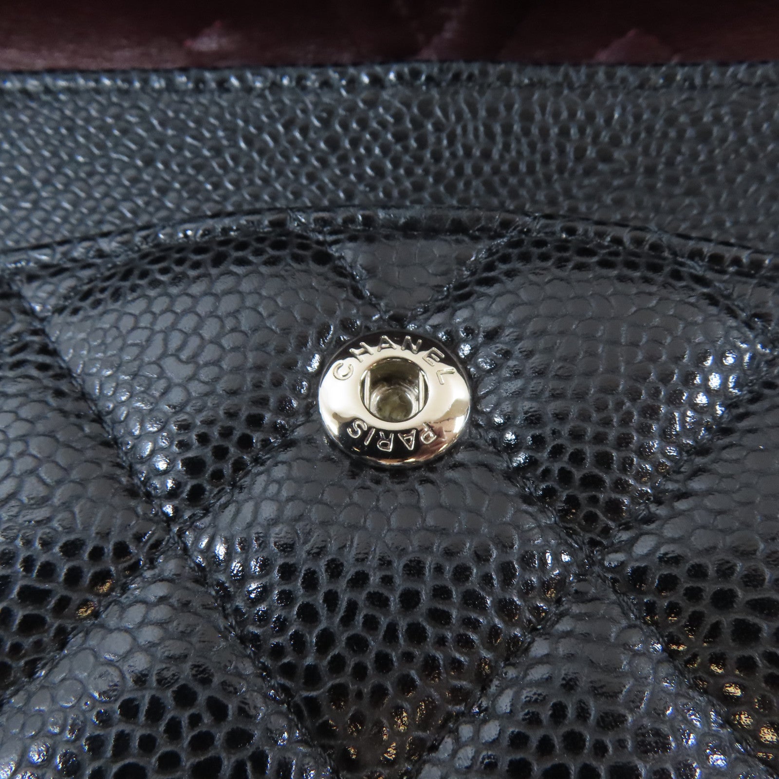 CHANEL 菱格Caviar皮革Classic Flap 25銀扣鏈帶肩背袋黑色