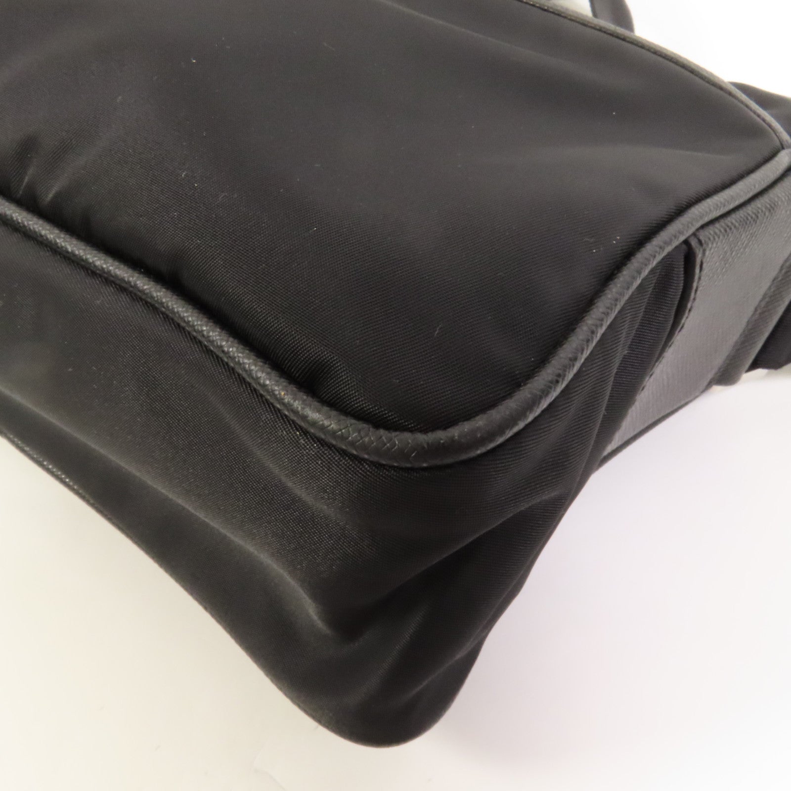 PRADA 尼龍Shoulder Bag銀扣肩背袋