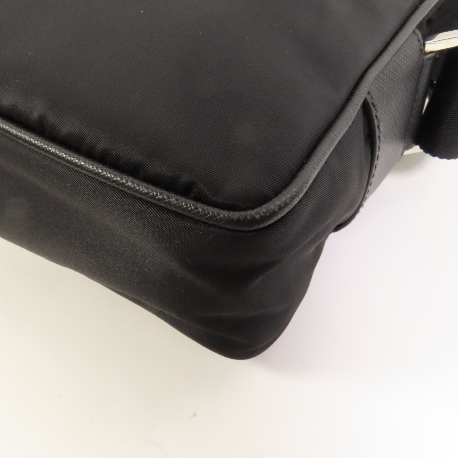 PRADA 尼龍Shoulder Bag銀扣肩背袋
