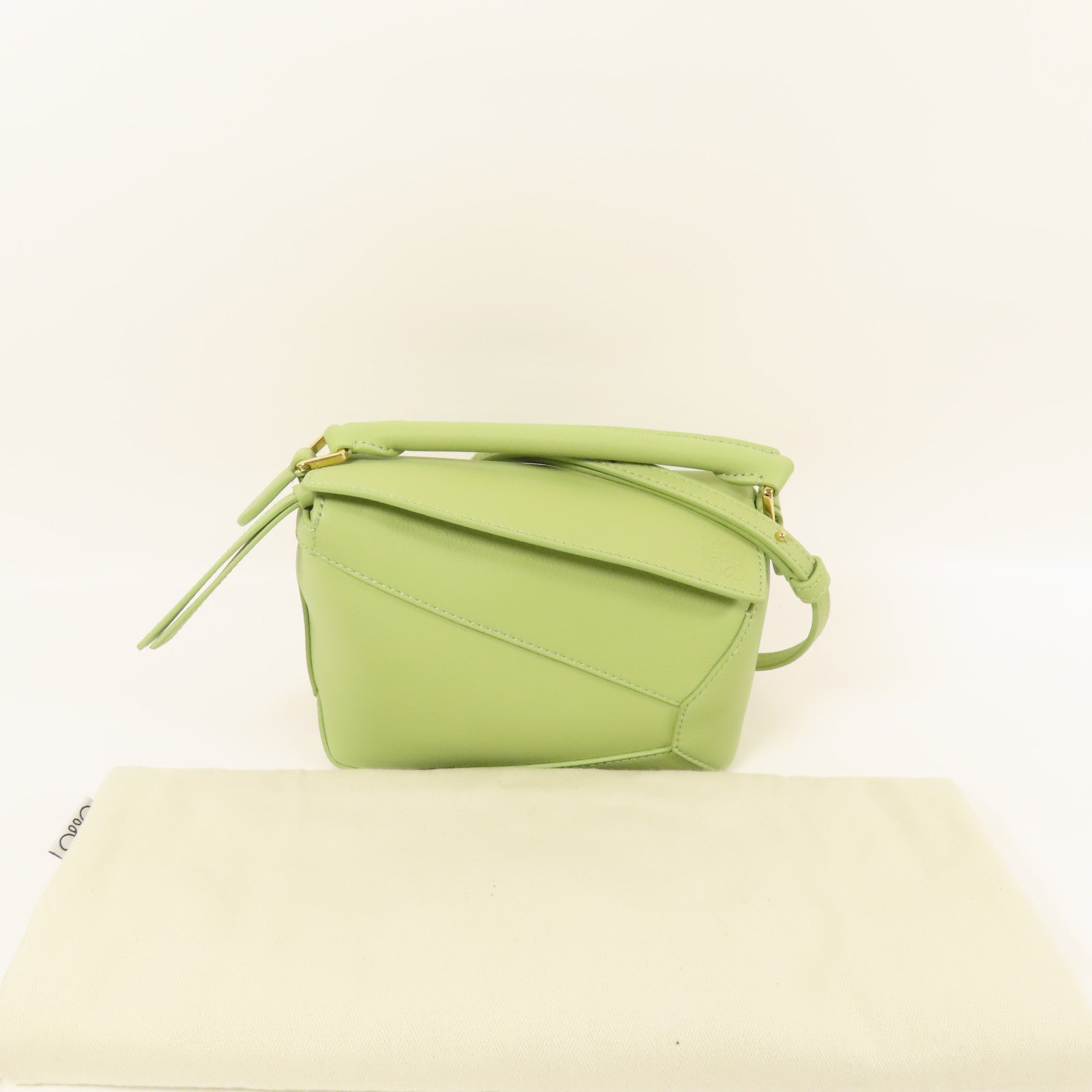 LOEWE 牛皮皮革Mini Puzzle Edge Bag金扣手挽肩背兩用袋