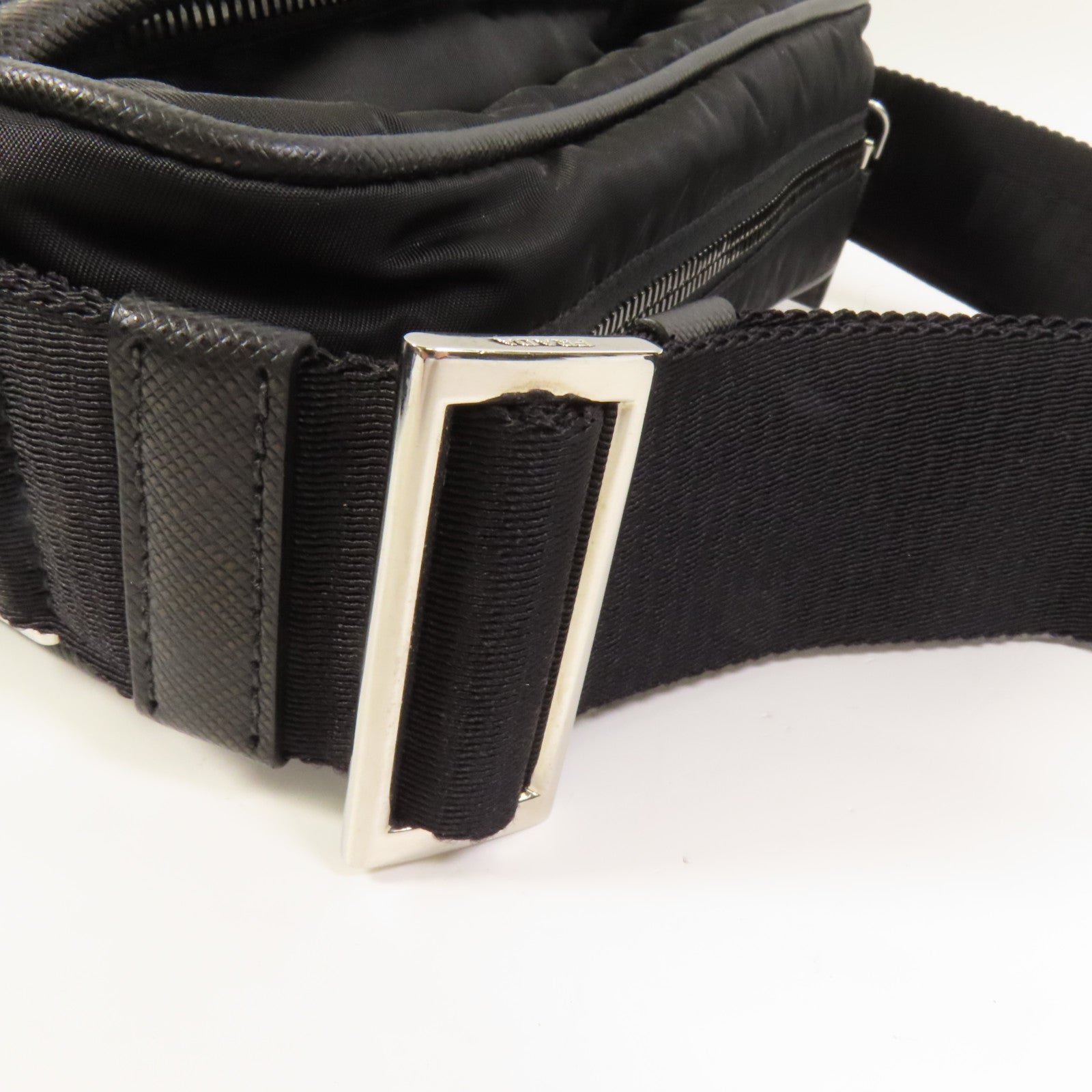 PRADA 尼龍Shoulder Bag銀扣肩背袋