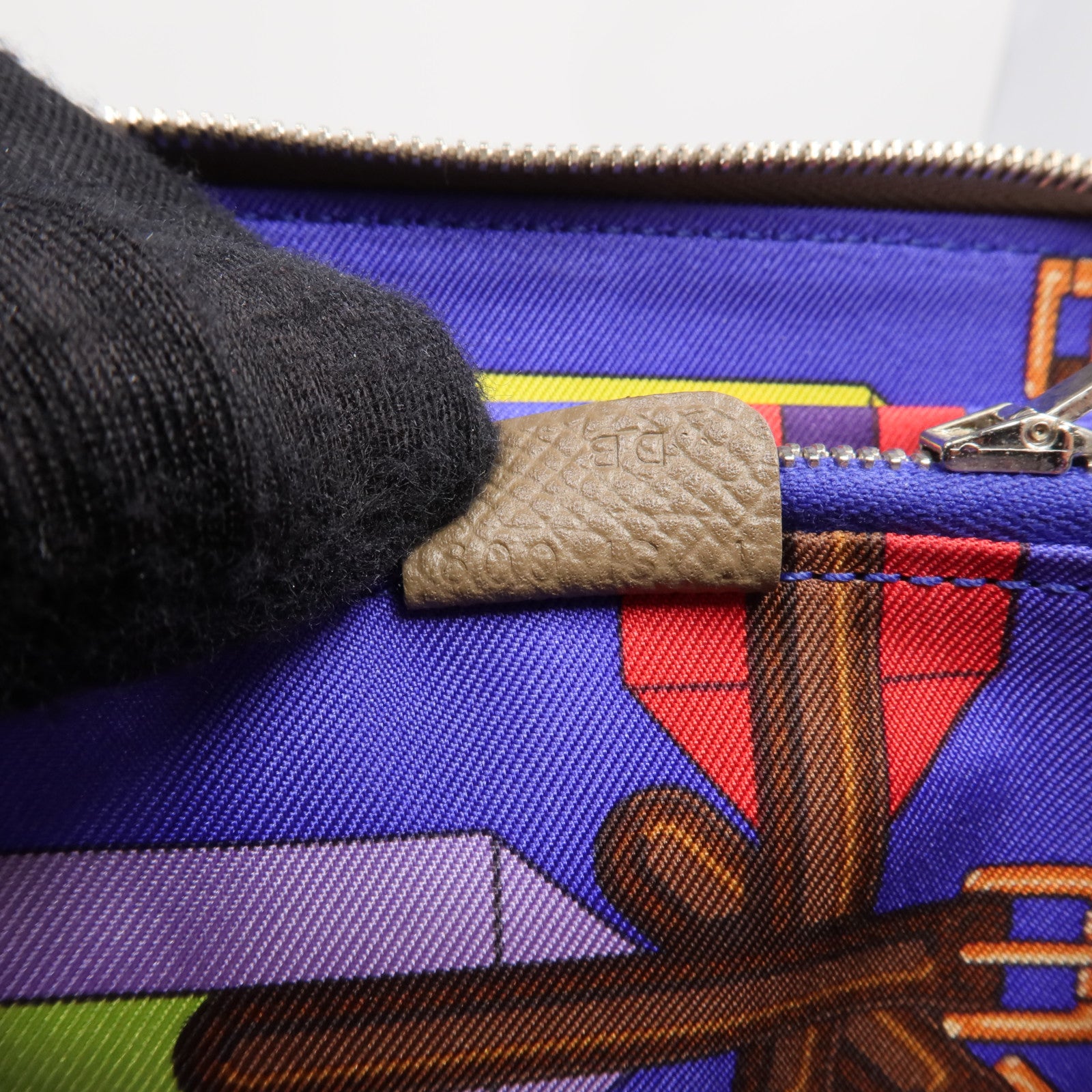HERMES Epsom皮革Silk In Compact銀扣錢包Etoupe