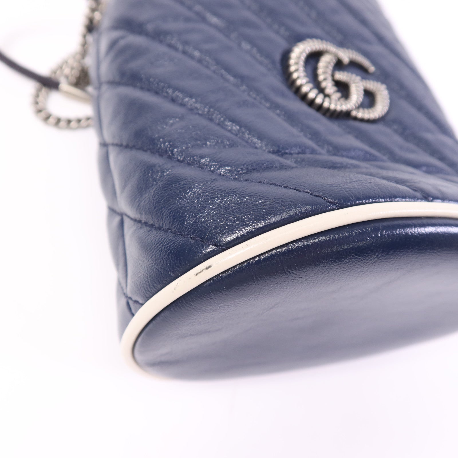 GUCCI 牛皮皮革GG Marmont Bucket銀扣鏈帶肩背袋
