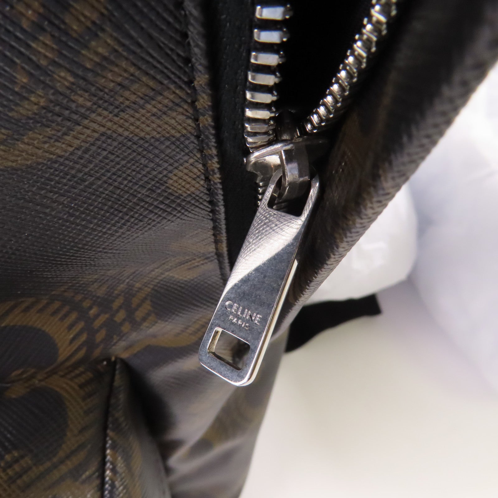 CELINE 【激減優惠】塗層帆布Triomphe Backpack銀扣背包