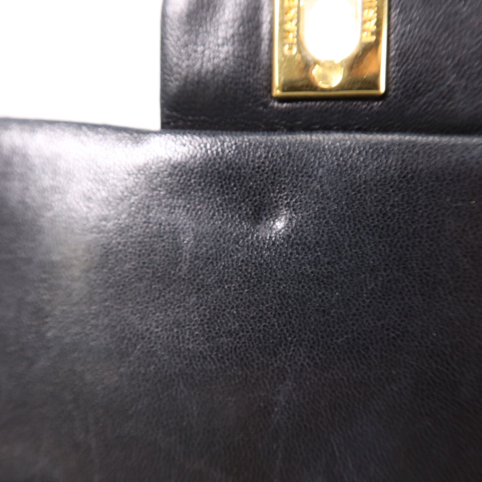 CHANEL 羊皮皮革Vintage Chain Shoulder金扣鏈帶肩背袋