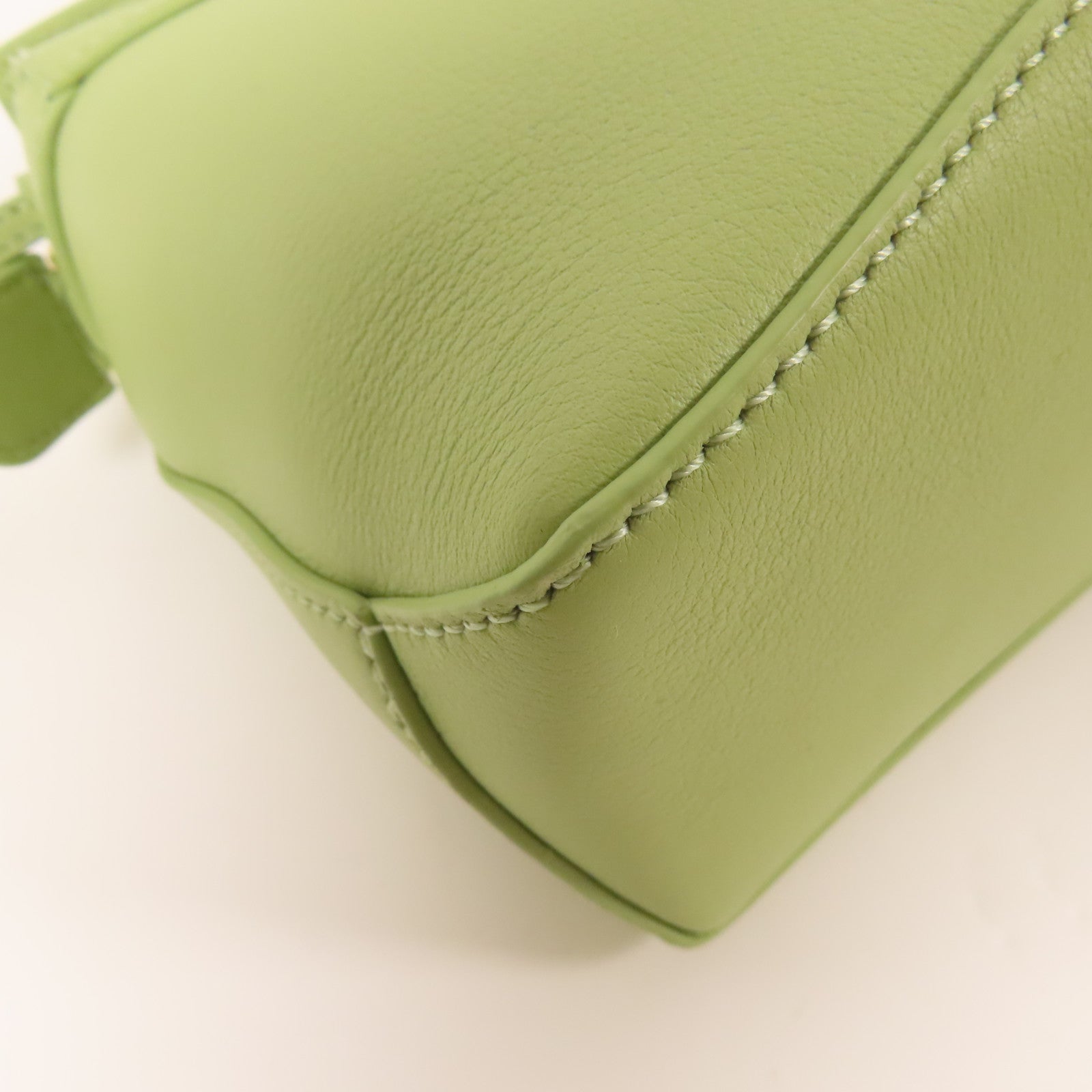 LOEWE 牛皮皮革Mini Puzzle Edge Bag金扣手挽肩背兩用袋