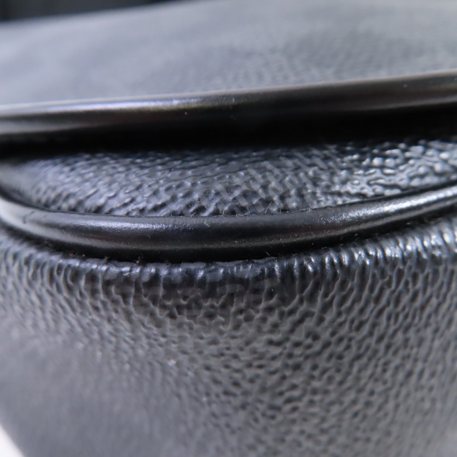 LOUIS VUITTON Damier Graphite Daniel MM Shoulder Bag銀扣肩背袋黑色/灰色