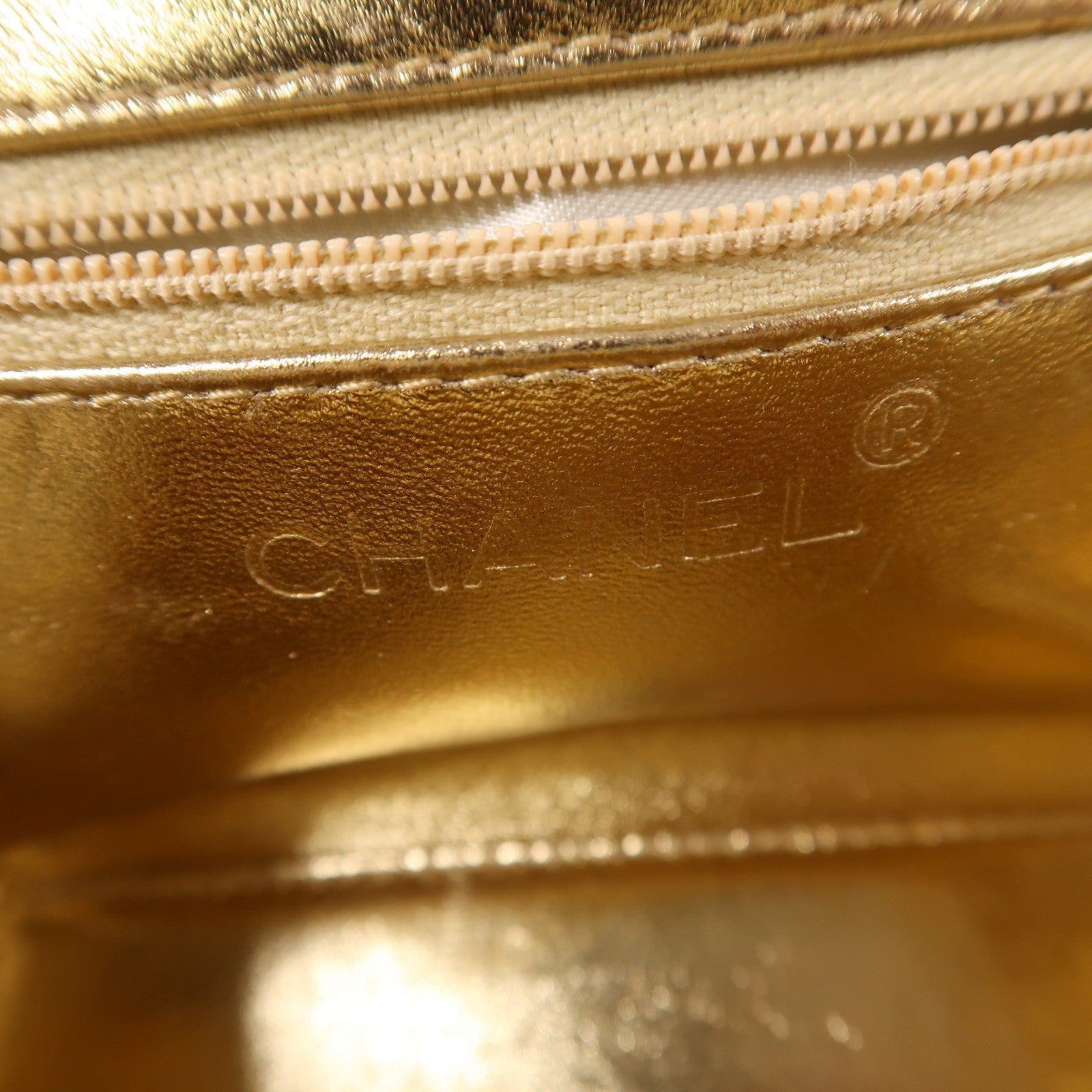 CHANEL 牛皮皮革Chain Shoulder金扣鏈帶肩背袋