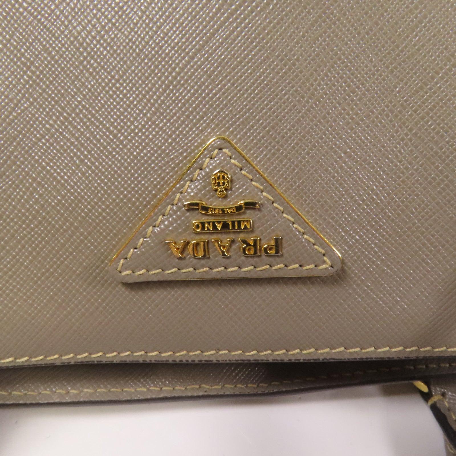 PRADA Saffiano皮革Shoulder Bag金扣肩背袋