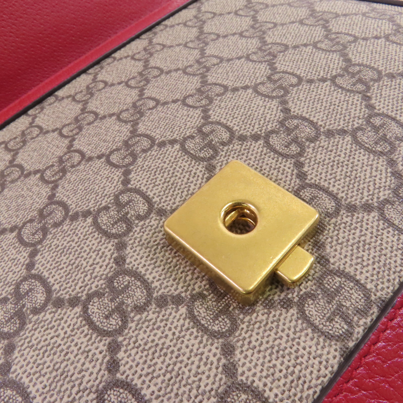 GUCCI 【激減優惠】塗層帆布GG Supreme Queen Margaret Medium金扣鏈帶肩背袋