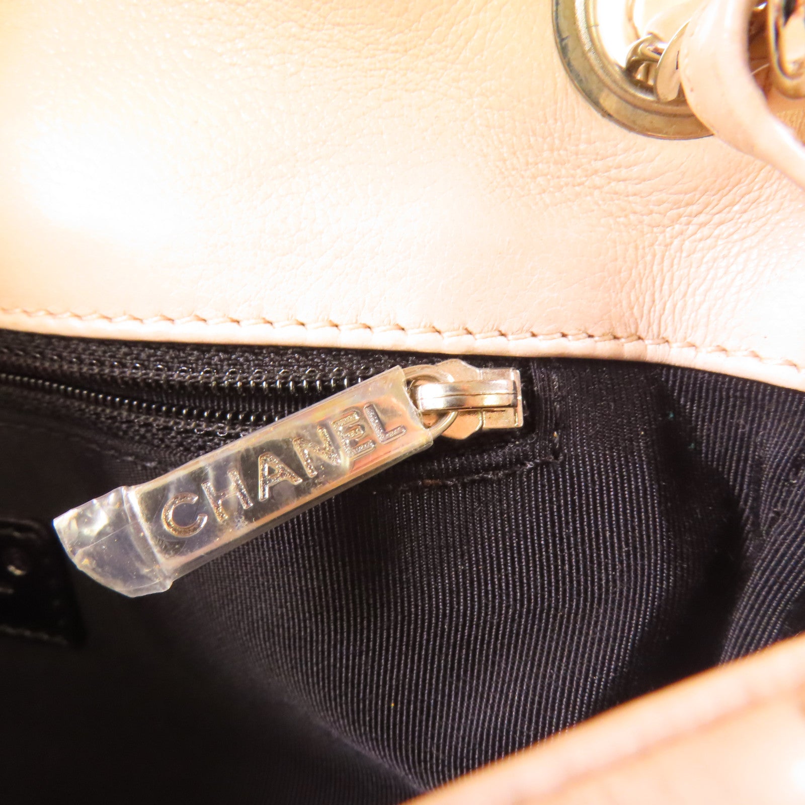 CHANEL 牛皮皮革Chain Shoulder銀扣鏈帶肩背袋