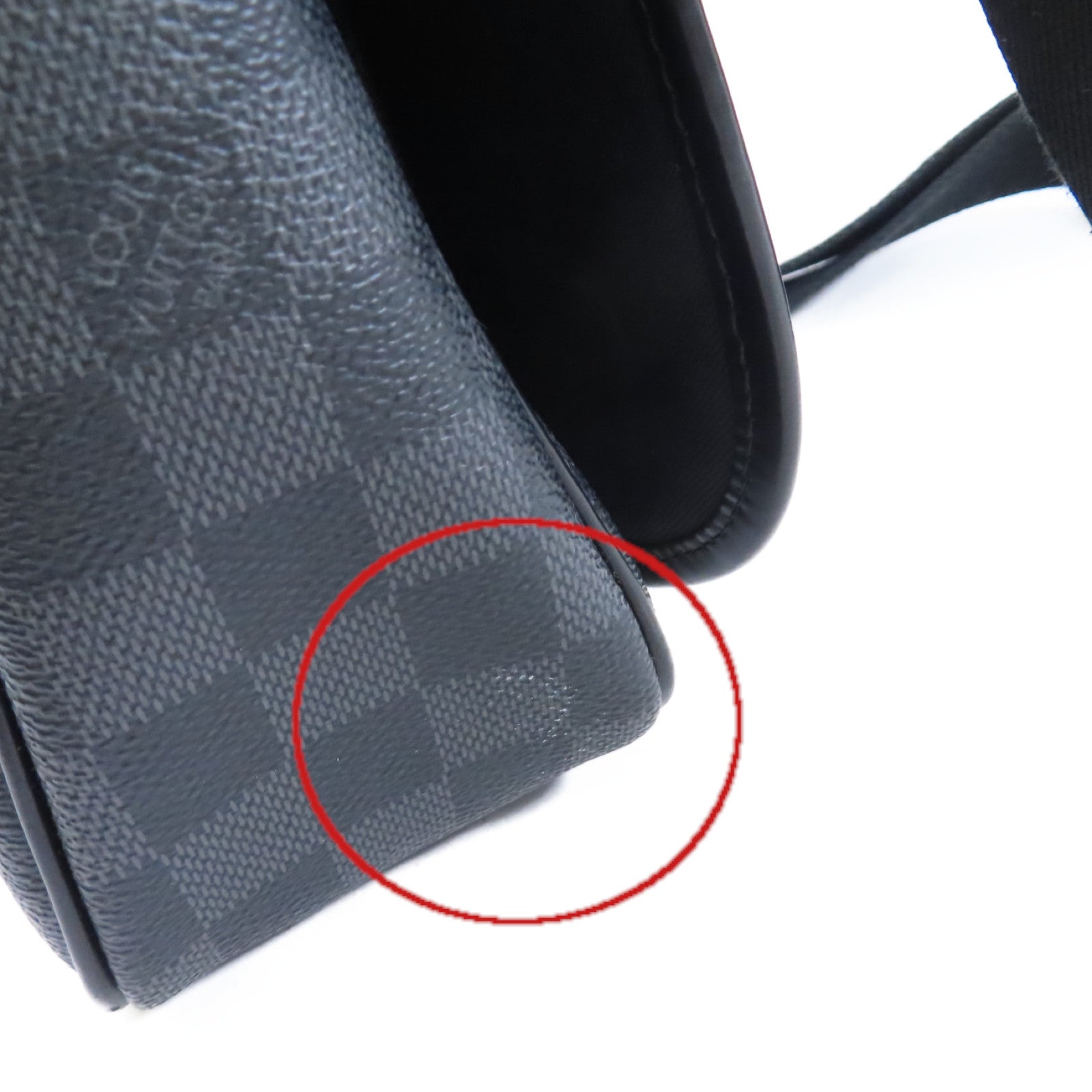 LOUIS VUITTON Damier Graphite Daniel MM Shoulder Bag銀扣肩背袋黑色/灰色