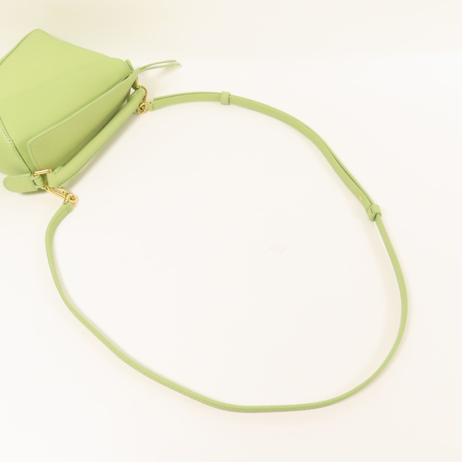 LOEWE 牛皮皮革Mini Puzzle Edge Bag金扣手挽肩背兩用袋