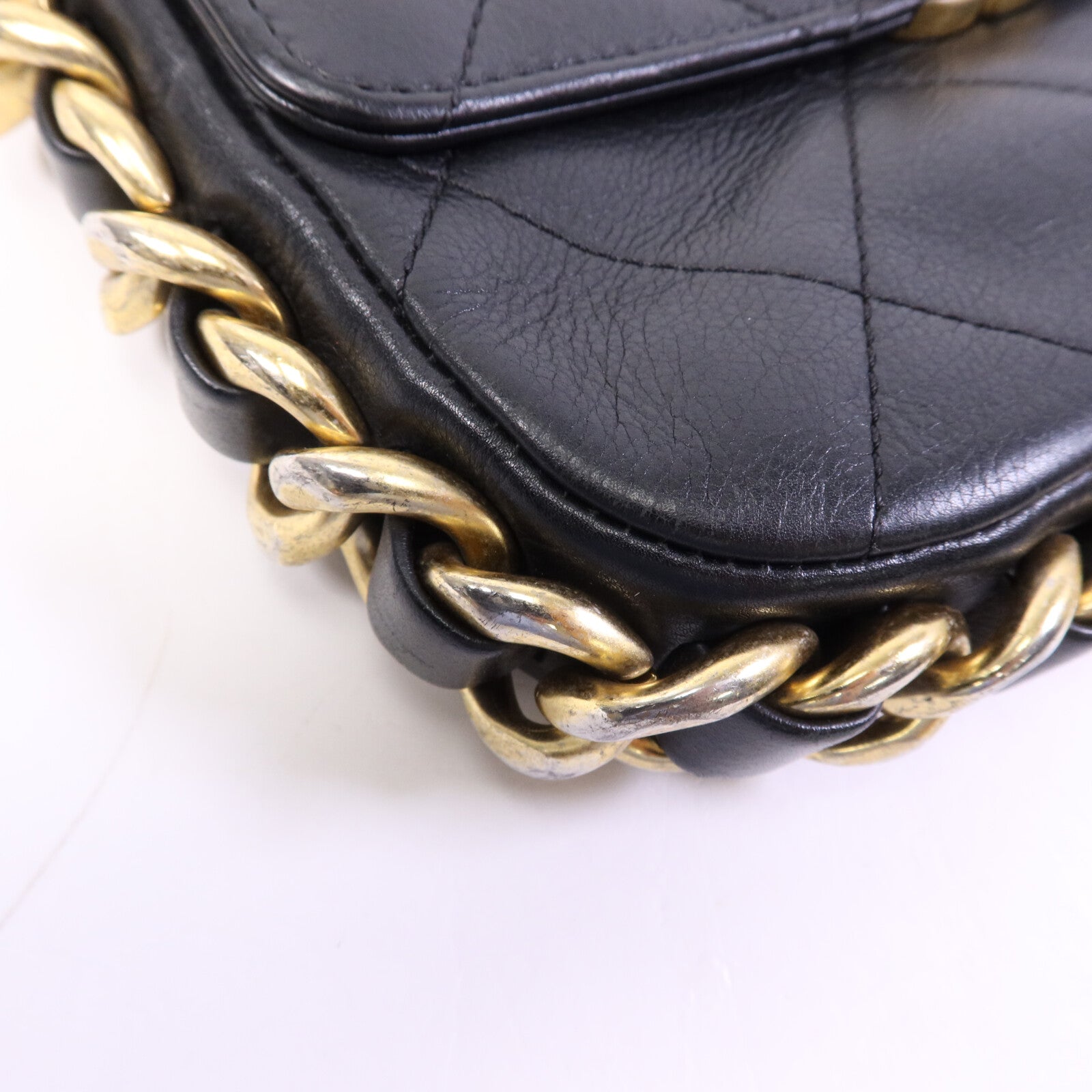 CHANEL 牛皮皮革Matelasse Bag金扣肩背袋