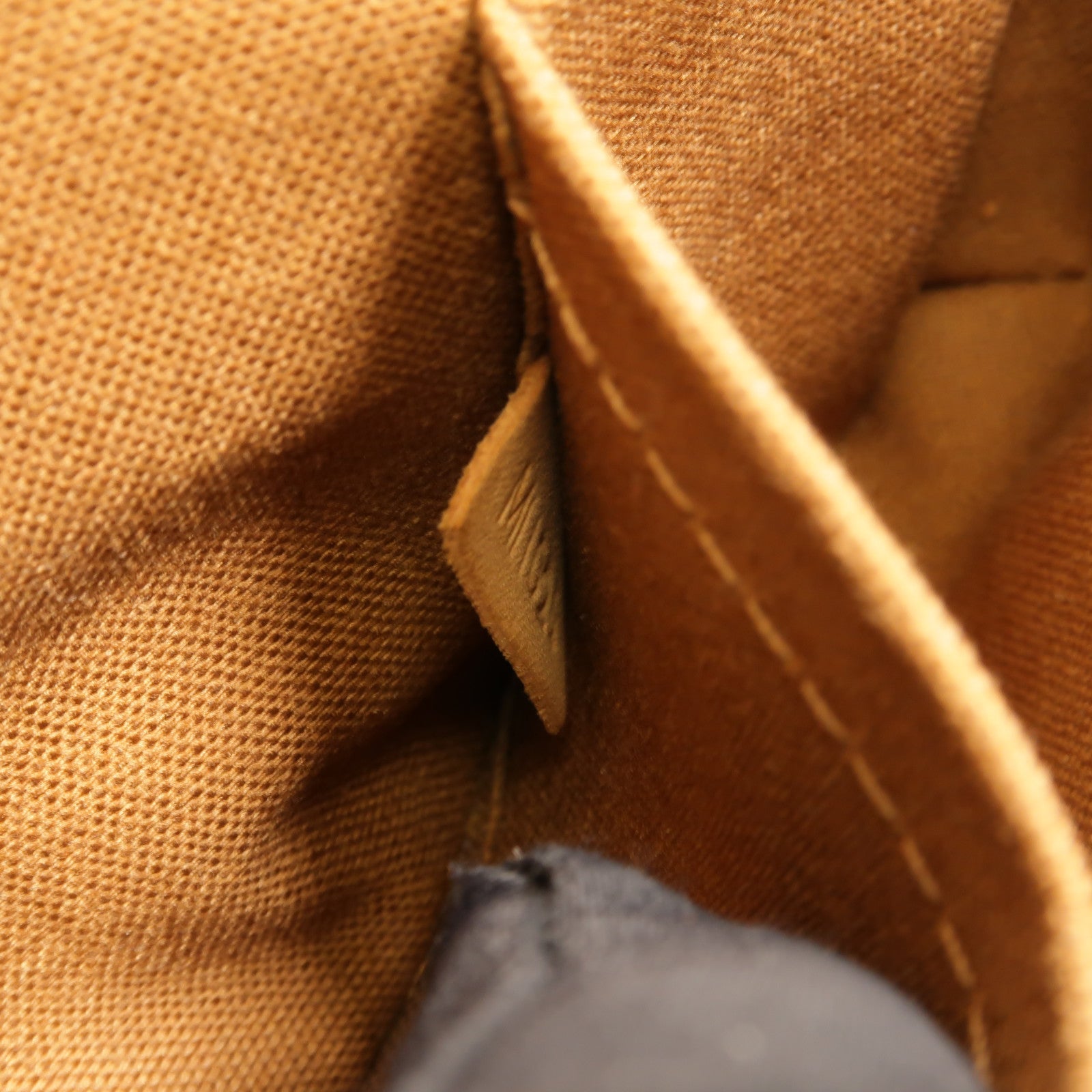 LOUIS VUITTON Monogram Pochette Marelle金扣肩背袋