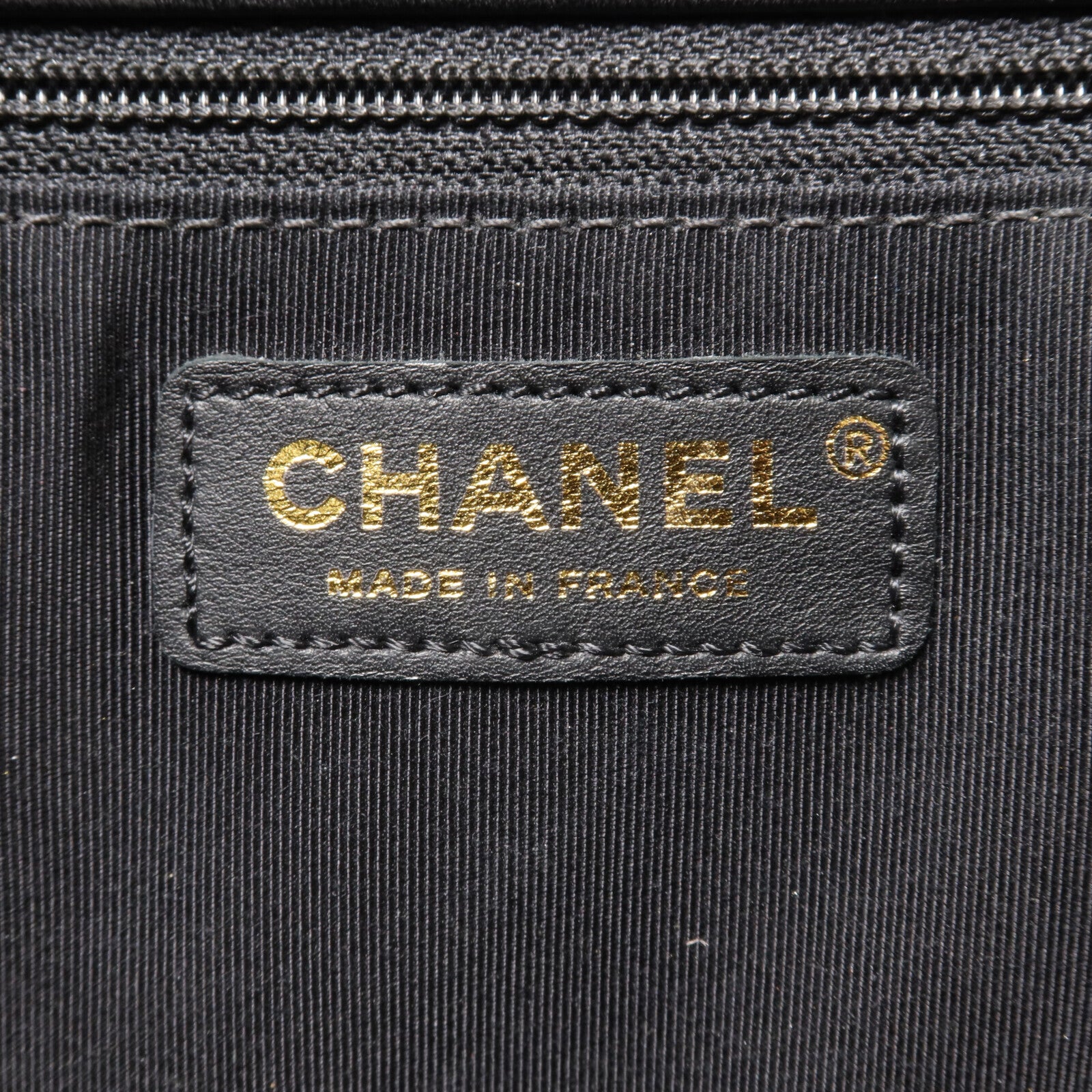 CHANEL 羊皮皮革Boy 28鏈帶肩背袋