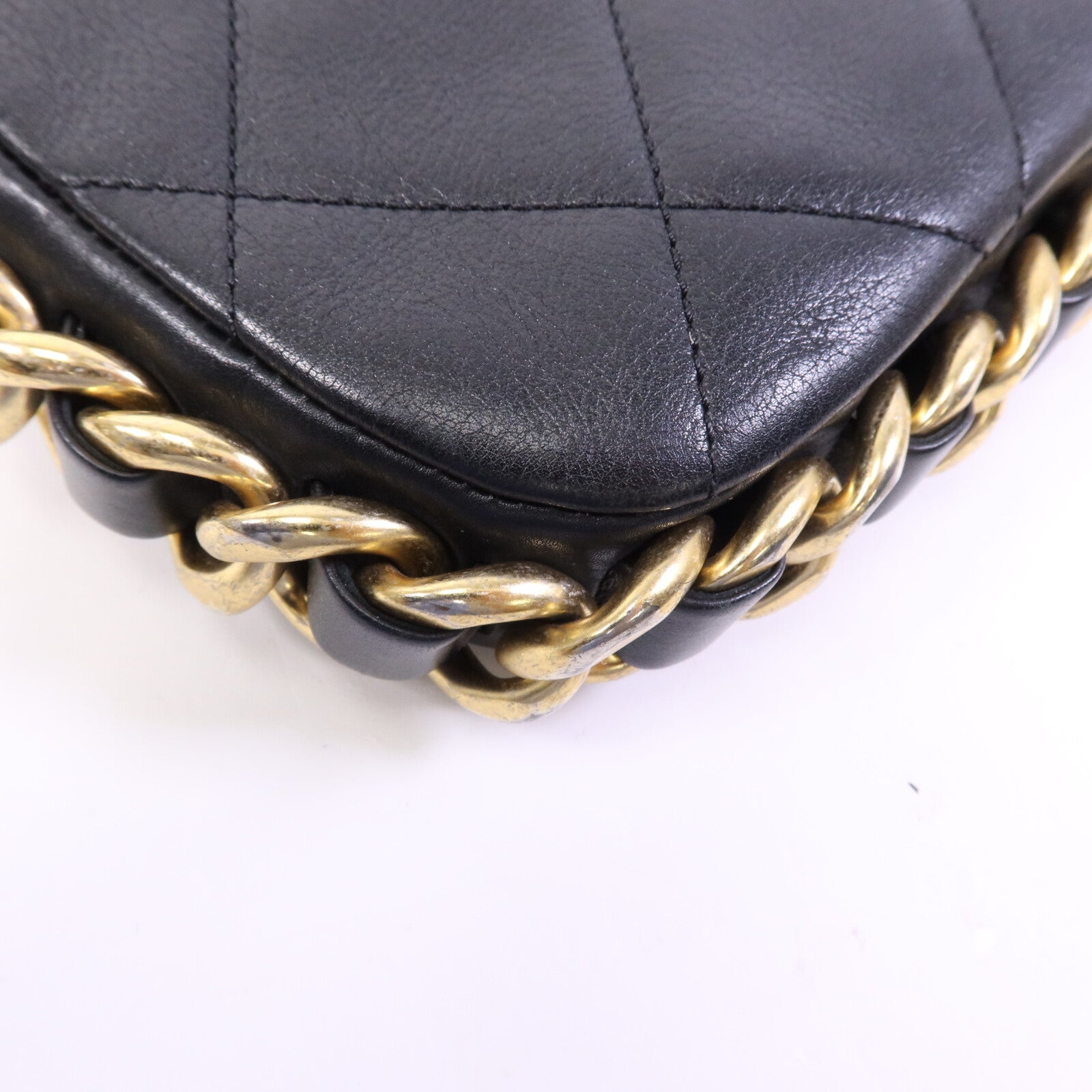 CHANEL 牛皮皮革Matelasse Bag金扣肩背袋