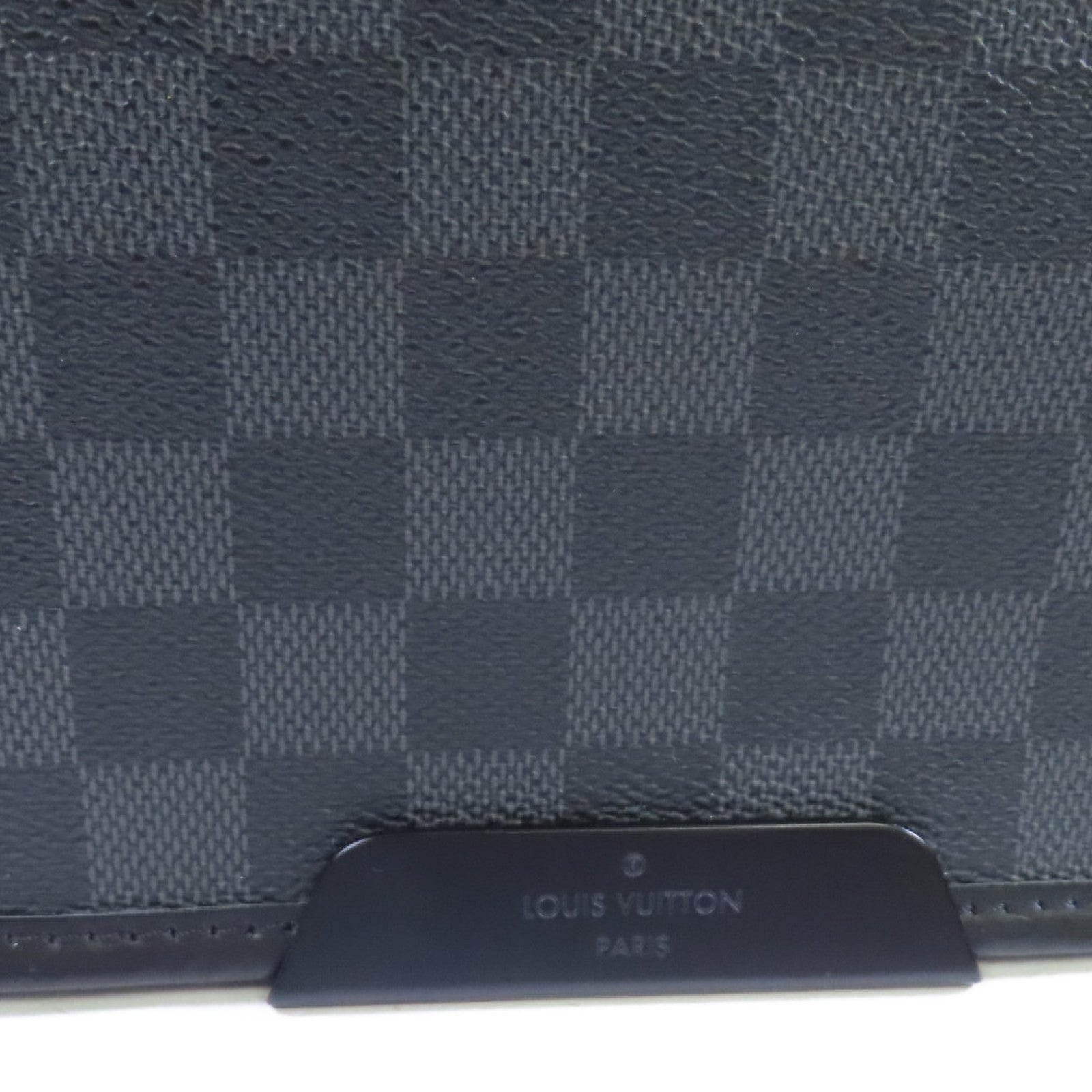 LOUIS VUITTON Damier Graphite Daniel MM Shoulder Bag銀扣肩背袋黑色/灰色