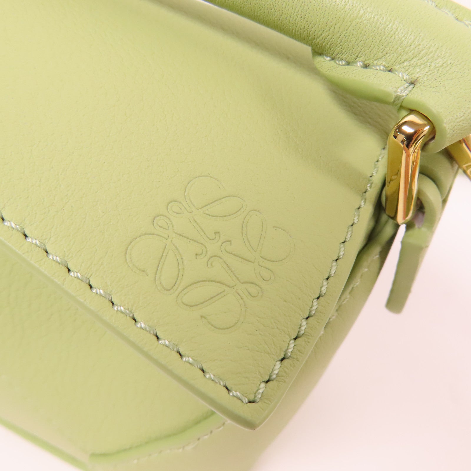 LOEWE 牛皮皮革Mini Puzzle Edge Bag金扣手挽肩背兩用袋