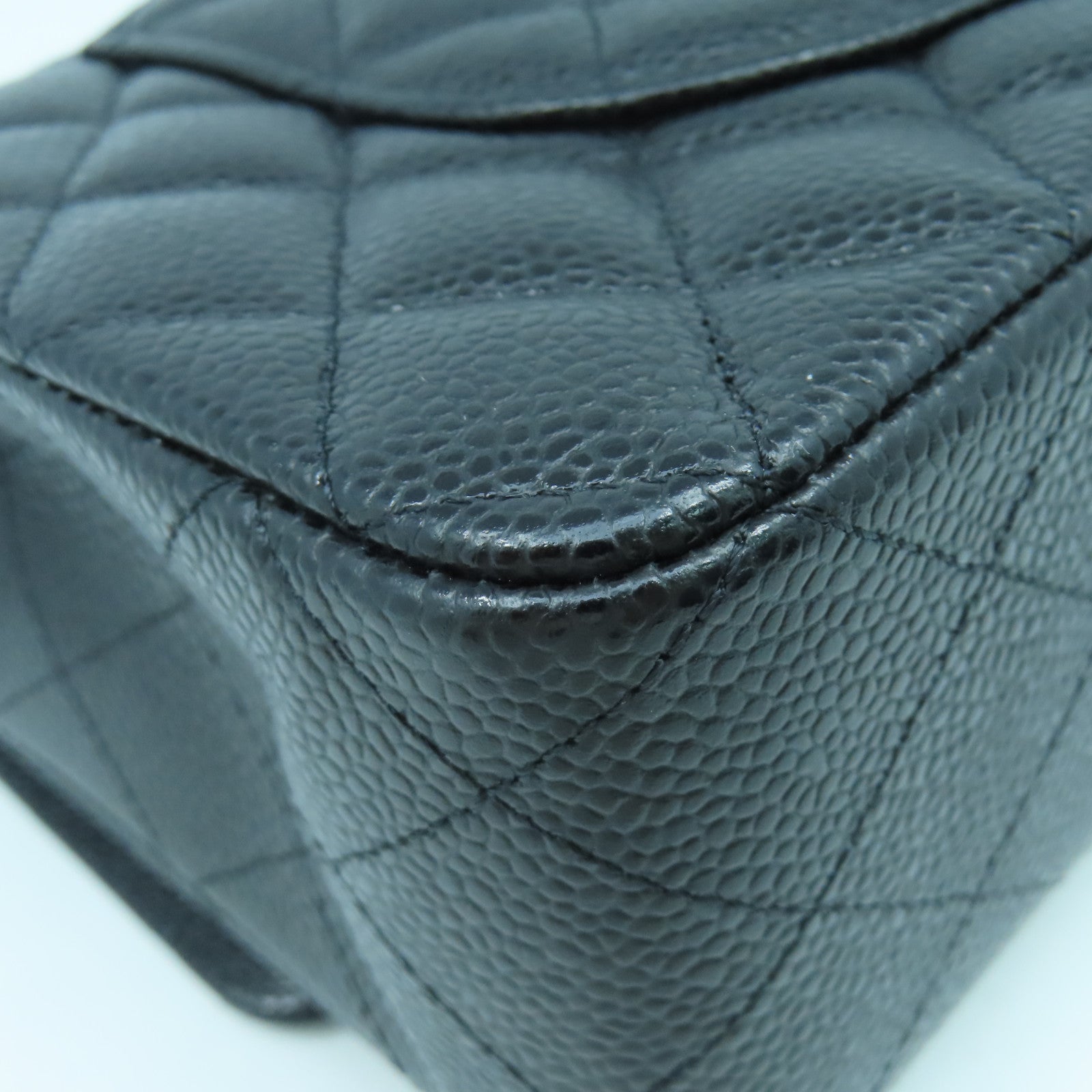 CHANEL 菱格Caviar皮革Classic 25金扣鏈帶肩背袋黑色