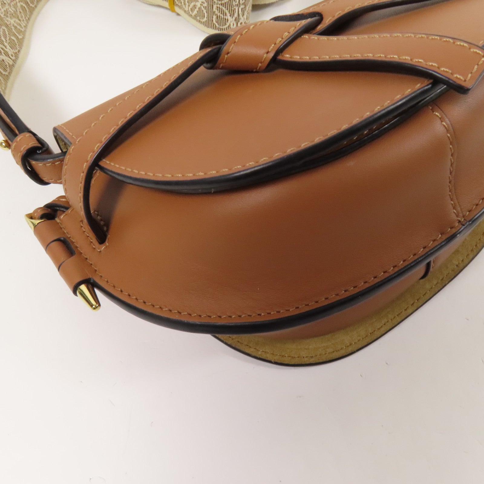 LOEWE 牛皮皮革Mini Gate金扣肩背袋