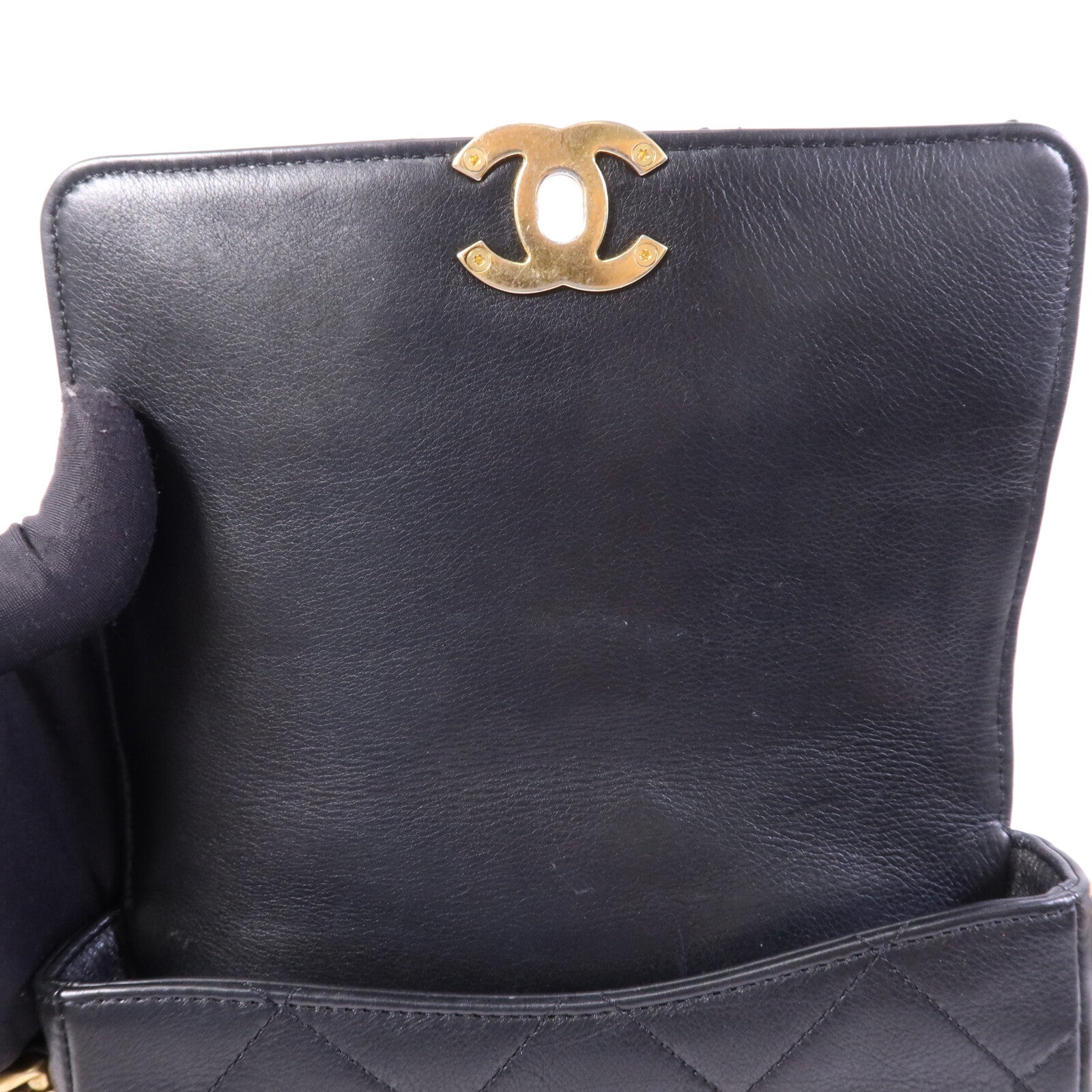 CHANEL 牛皮皮革Matelasse Bag金扣肩背袋