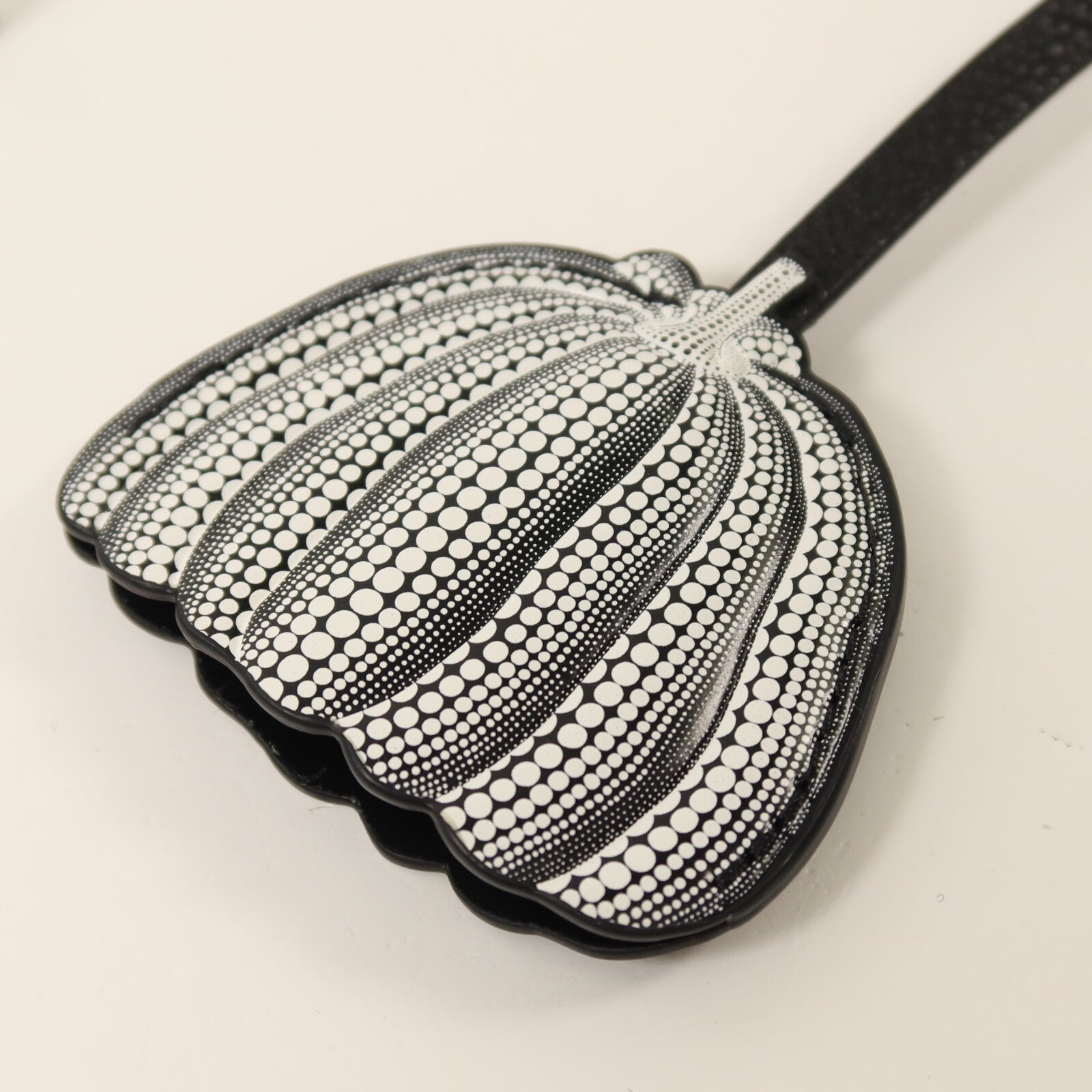LOUIS VUITTON Monogram Empreinte LVxYK Marshmallow PM肩背袋