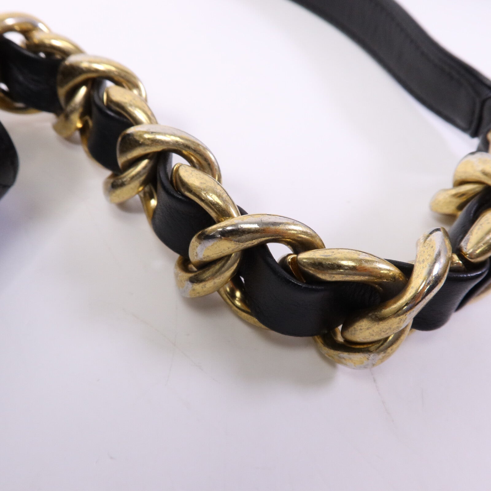 CHANEL 牛皮皮革Matelasse Bag金扣肩背袋