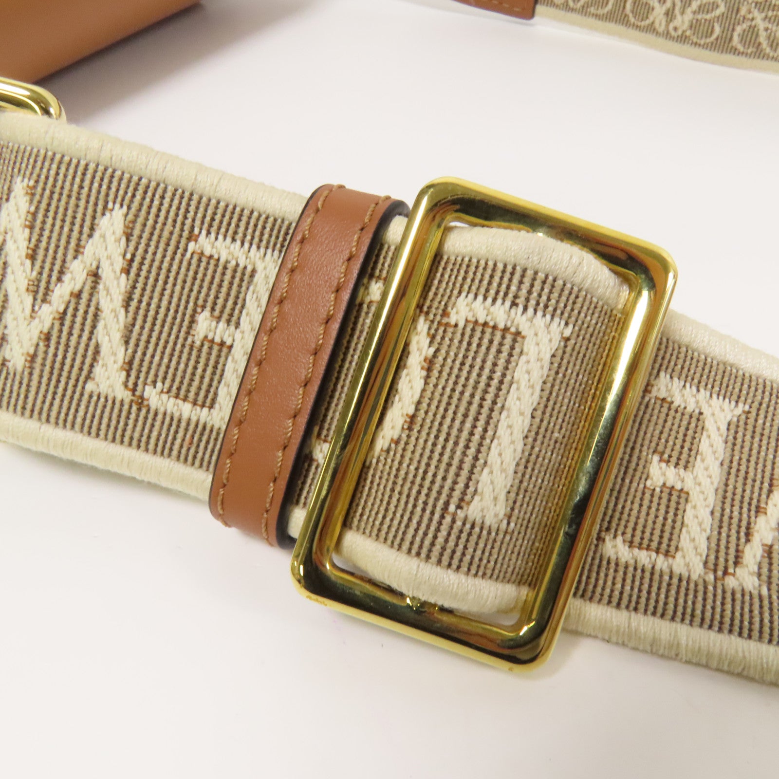 LOEWE 牛皮皮革Mini Gate金扣肩背袋