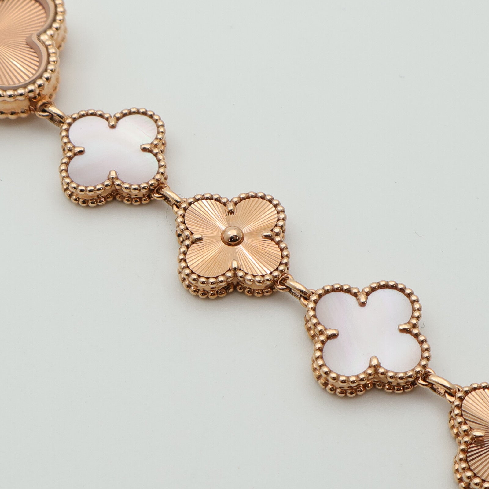 Van Cleef & Arpels Sweet Alhambra Watch VCAR090100