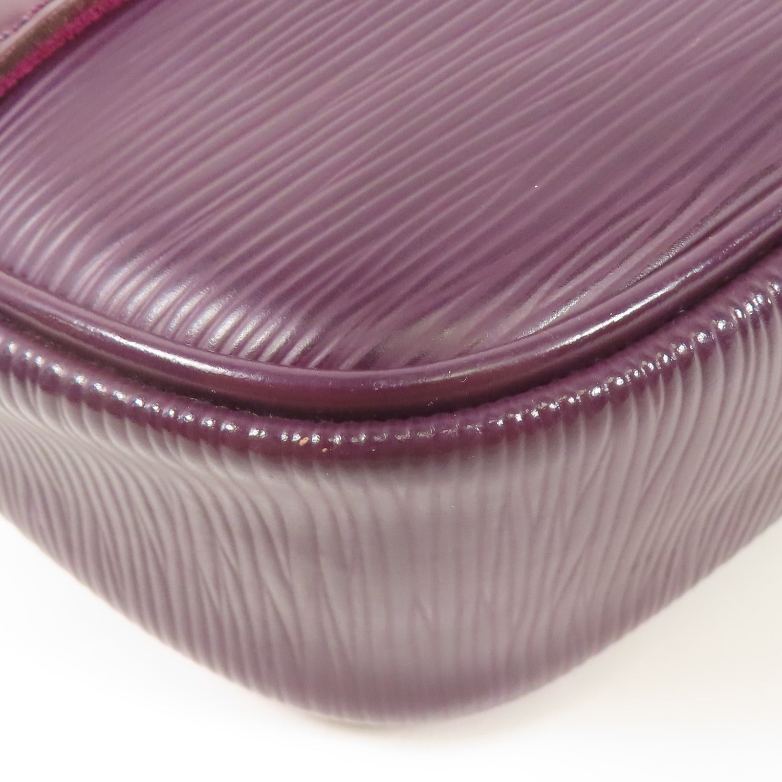 LOUIS VUITTON Epi Pochette Montaigne銀扣肩背袋