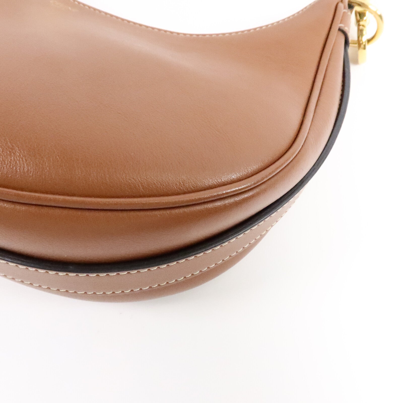 CELINE 牛皮皮革Triomphe Ava Medium肩背袋