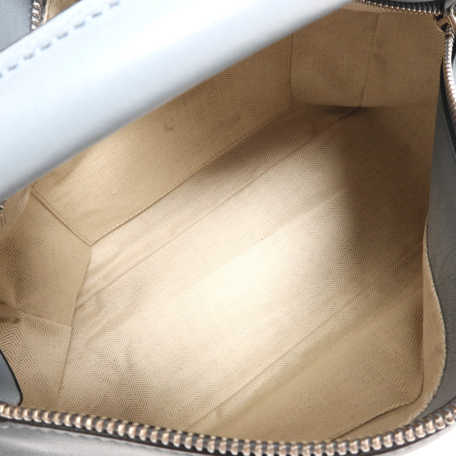 LOEWE 牛皮皮革Puzzle Medium銀扣手挽肩背兩用袋